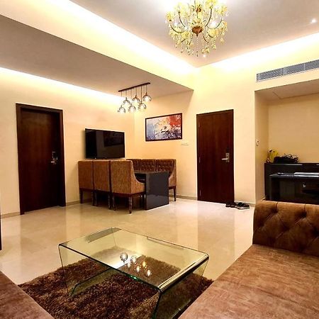Galaxy Club & Hotel Bijāpur Exterior foto